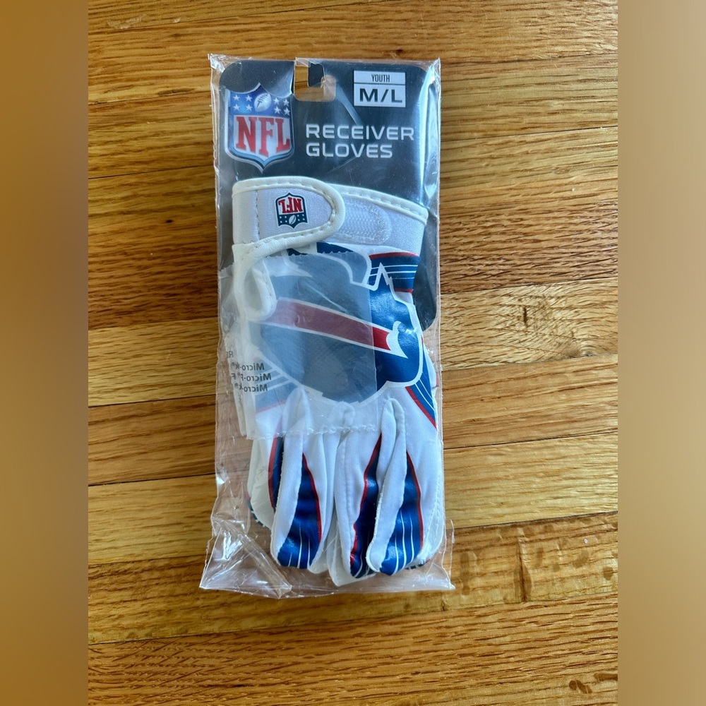 NEW!! Franklin Sports Buffalo Bills NFL Football Receiver Gloves For Youth